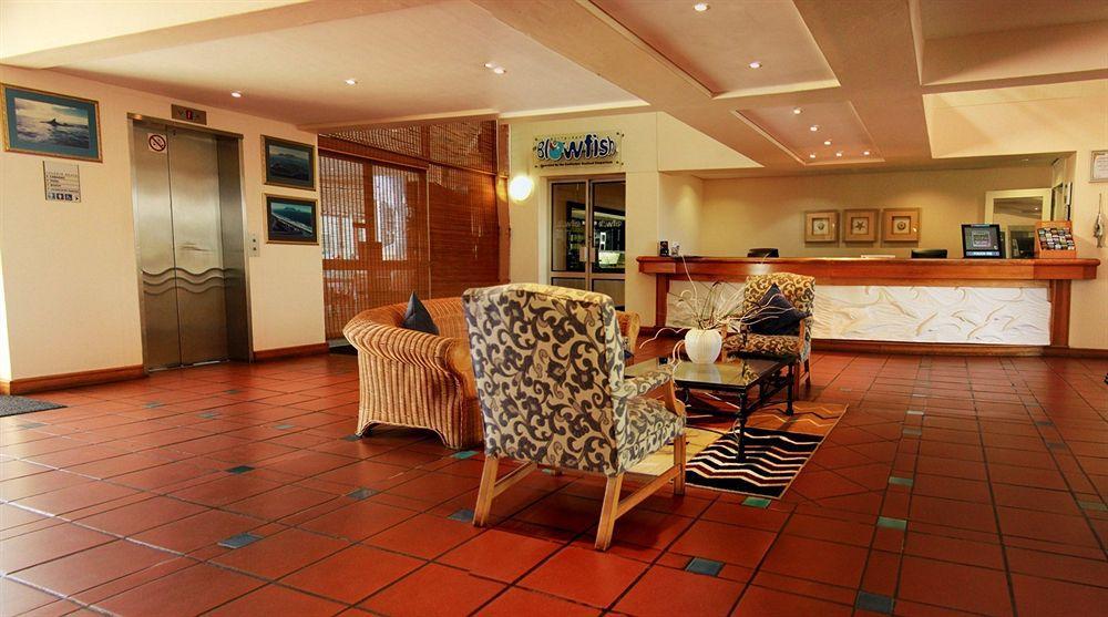 Dolphin Beach Hotel Self Catering Apartments Bloubergstrand Exterior photo